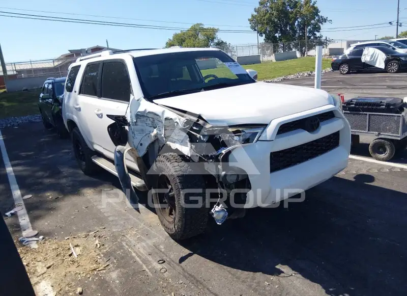 2015 Toyota 4 RUNNER photo