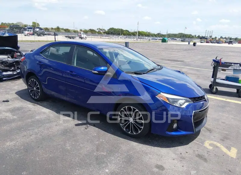 2015 Toyota COROLLA фото