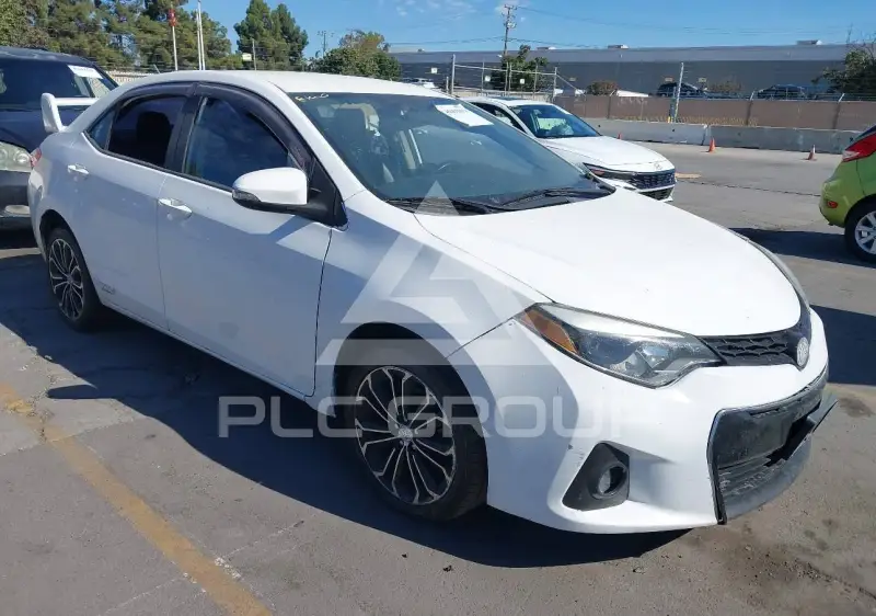 2015 Toyota COROLLA фото
