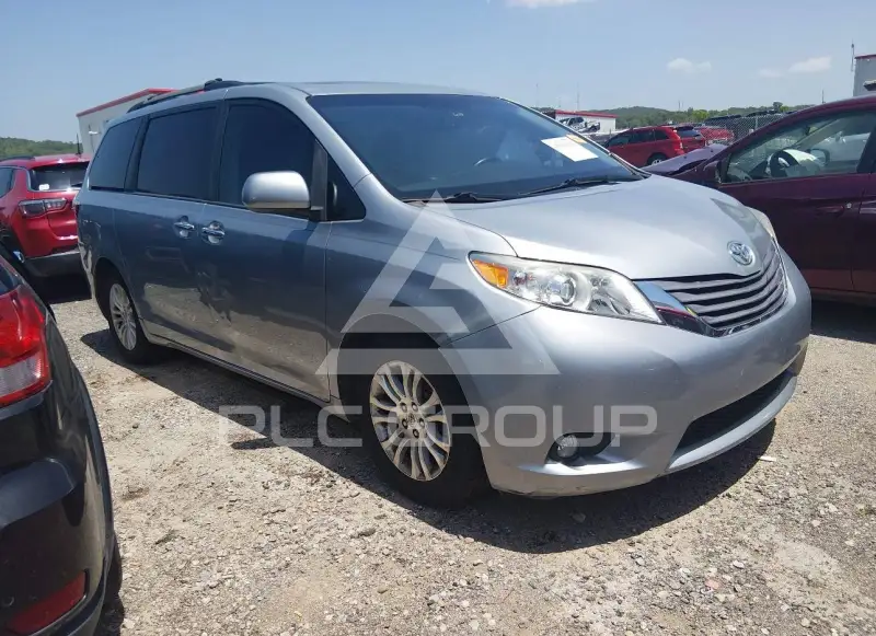 2015 Toyota SIENNA фото