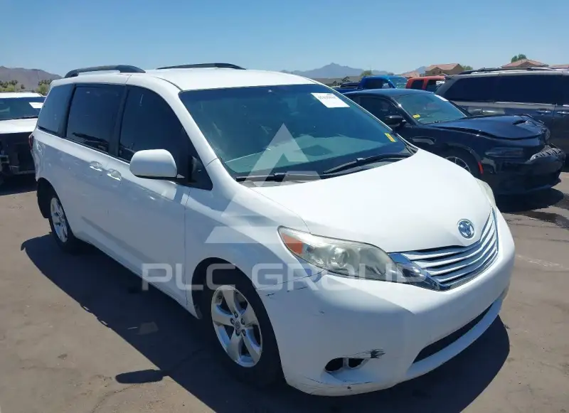 2015 Toyota SIENNA фото