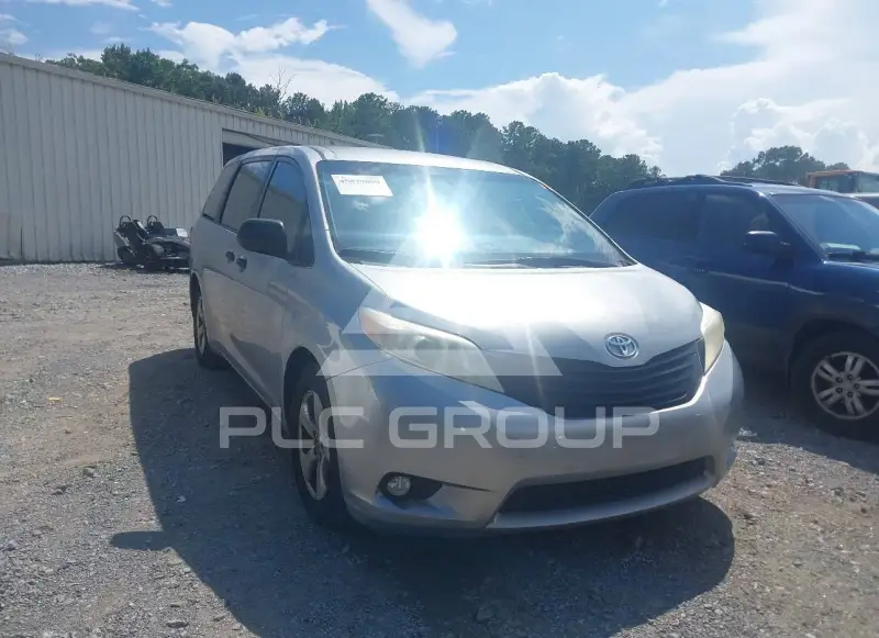2015 Toyota SIENNA фото