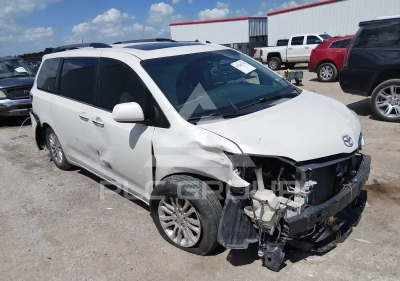 2015 Toyota SIENNA фото