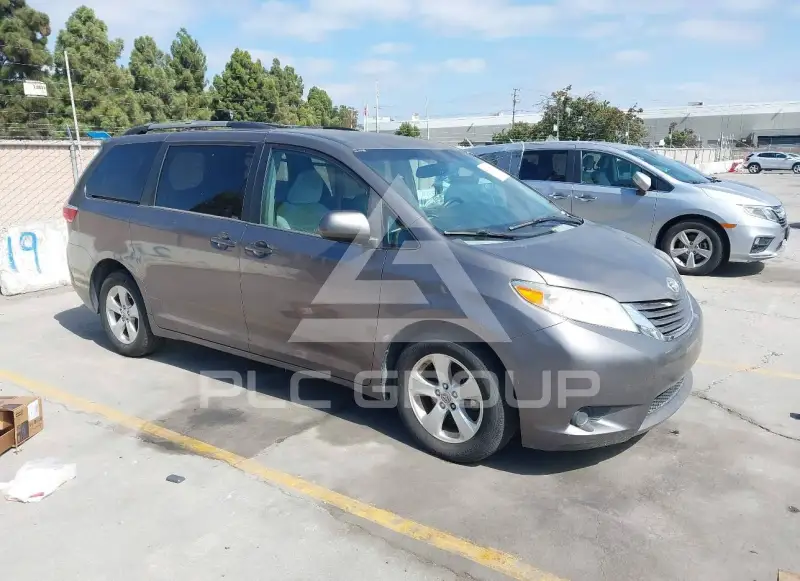 2015 Toyota SIENNA фото