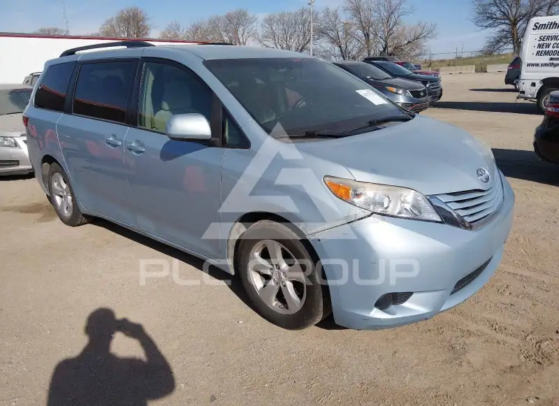 2015 Toyota SIENNA фото