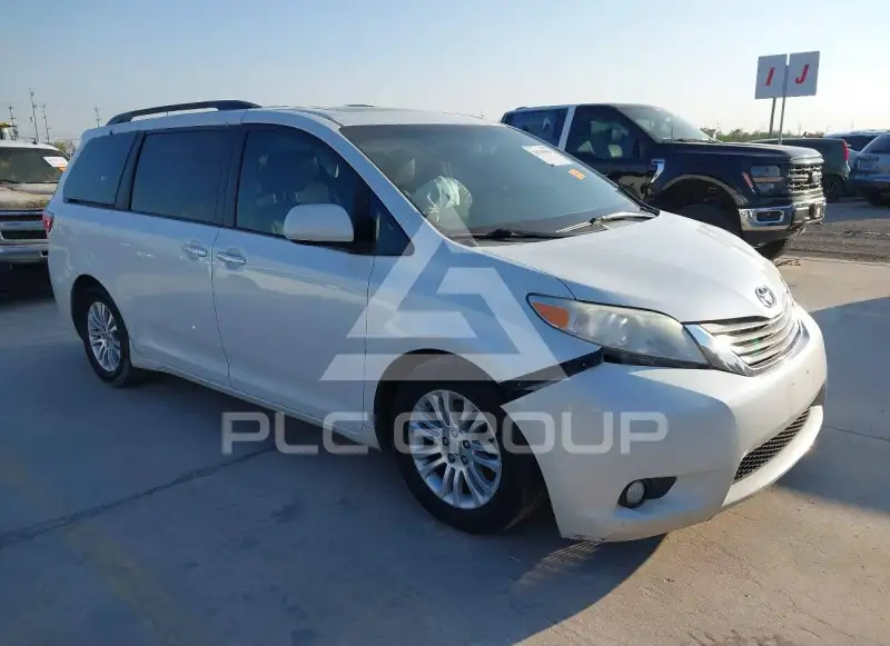 2015 Toyota SIENNA фото