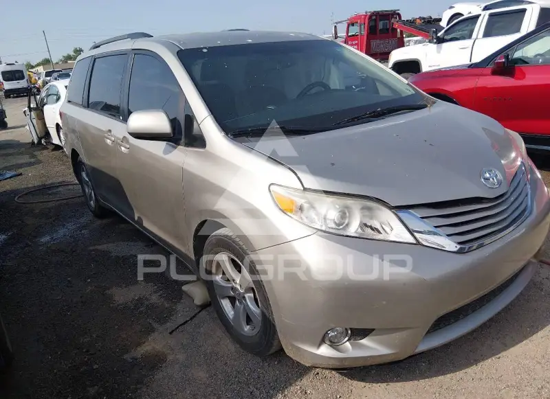 2015 Toyota SIENNA фото