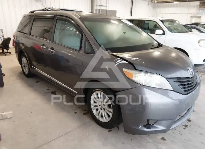 2015 Toyota SIENNA фото