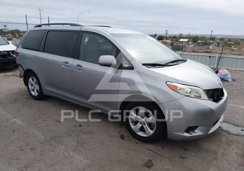 2015 Toyota SIENNA фото