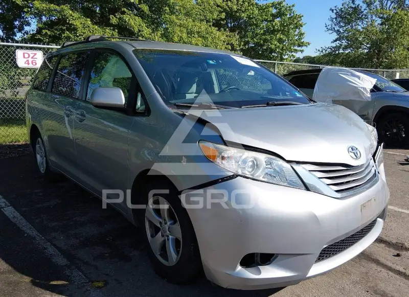 2015 Toyota SIENNA фото