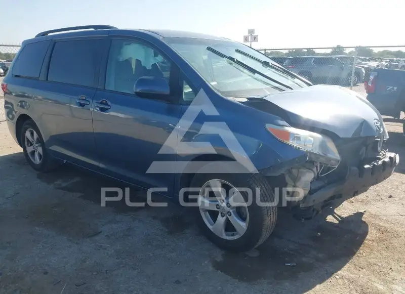 2015 Toyota SIENNA фото