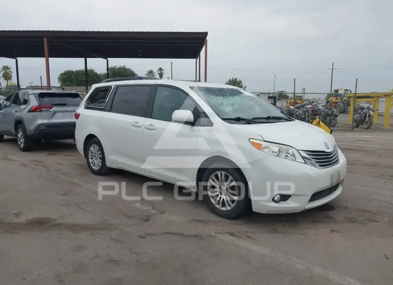 2015 Toyota SIENNA фото