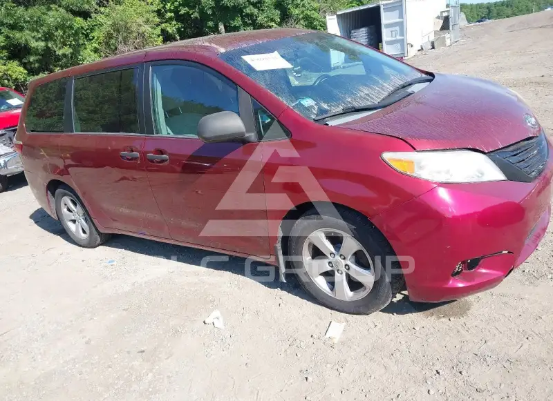 2015 Toyota SIENNA фото