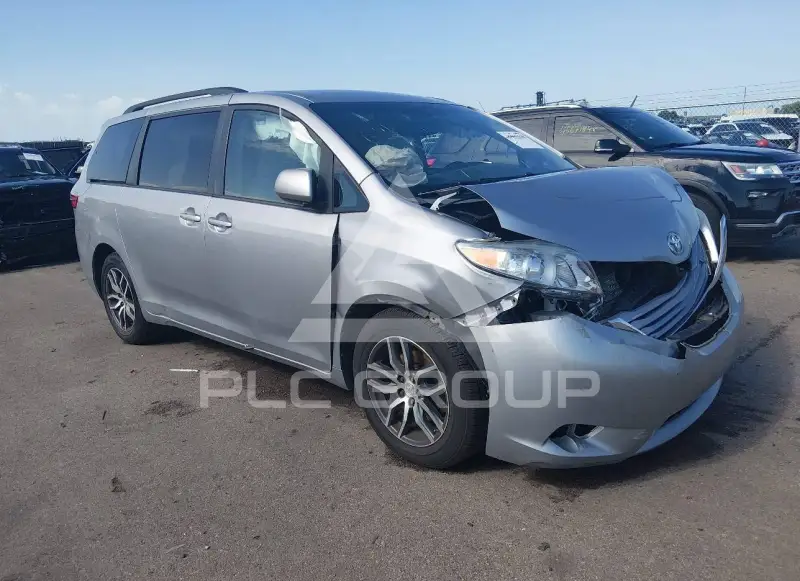 2015 Toyota SIENNA photo