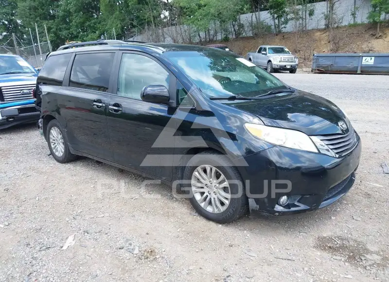 2015 Toyota SIENNA фото