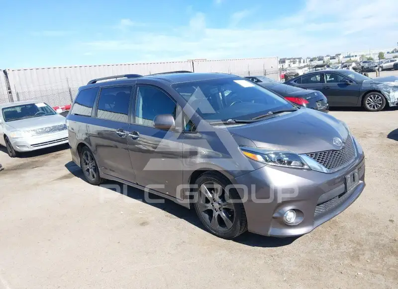 2015 Toyota SIENNA photo