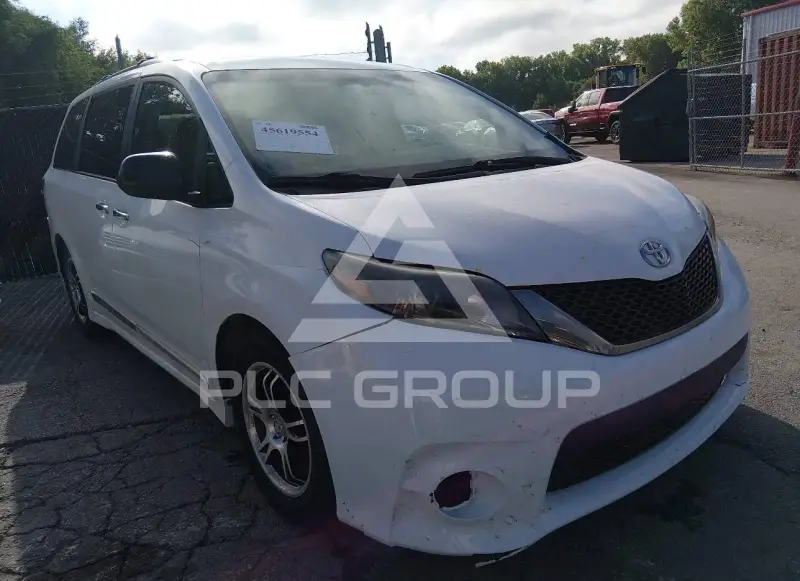 2015 Toyota SIENNA photo
