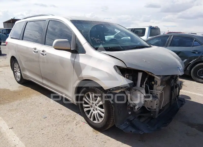 2015 Toyota SIENNA фото
