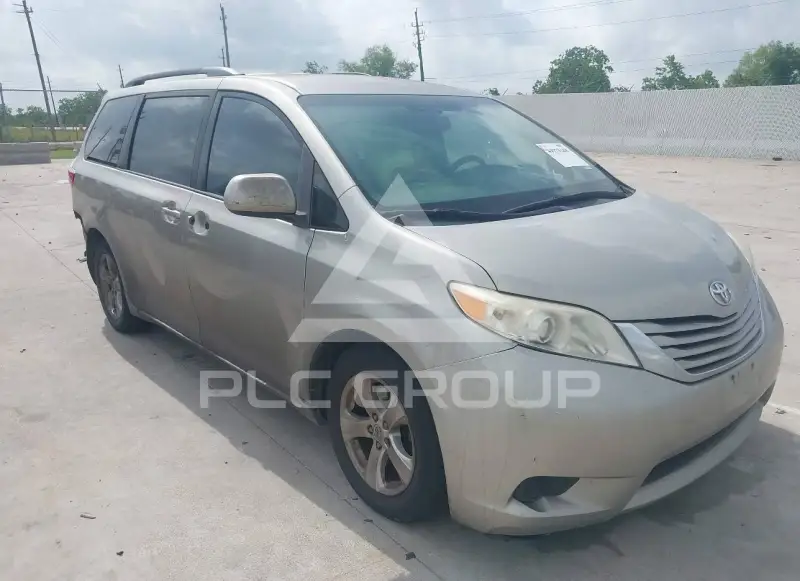 2015 Toyota SIENNA фото