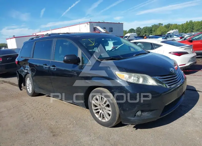 2015 Toyota SIENNA фото