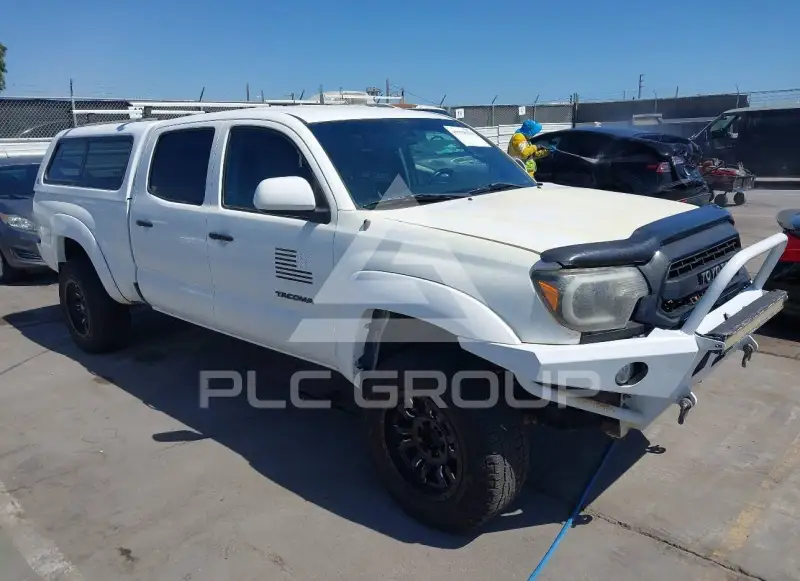 2015 Toyota TACOMA photo