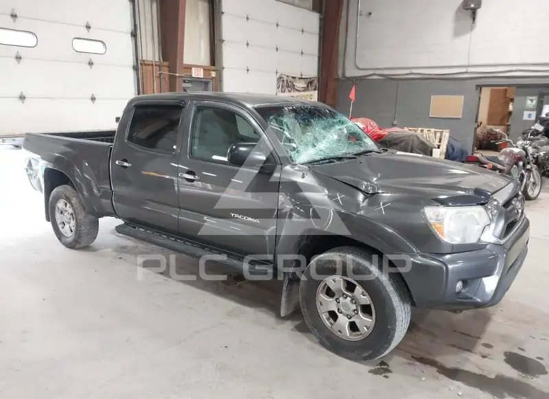 2015 Toyota TACOMA photo