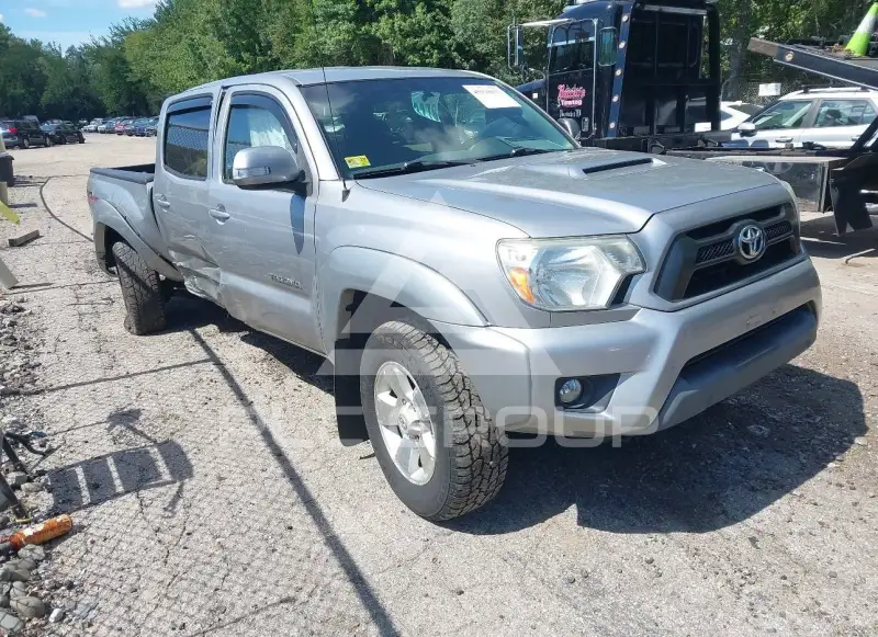 2015 Toyota TACOMA photo