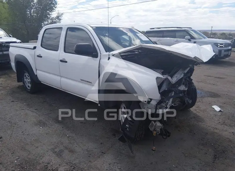 2015 Toyota TACOMA photo