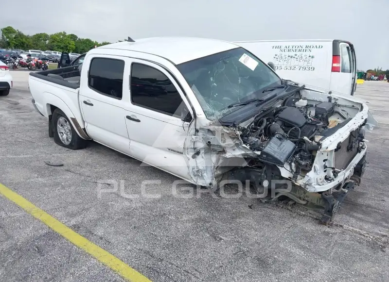 2015 Toyota TACOMA photo