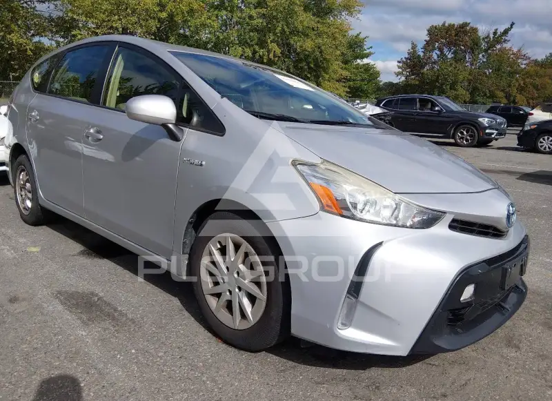 2015 Toyota PRIUS фото