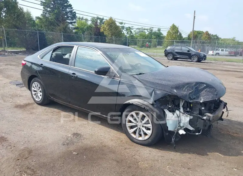 2015 Toyota CAMRY фото