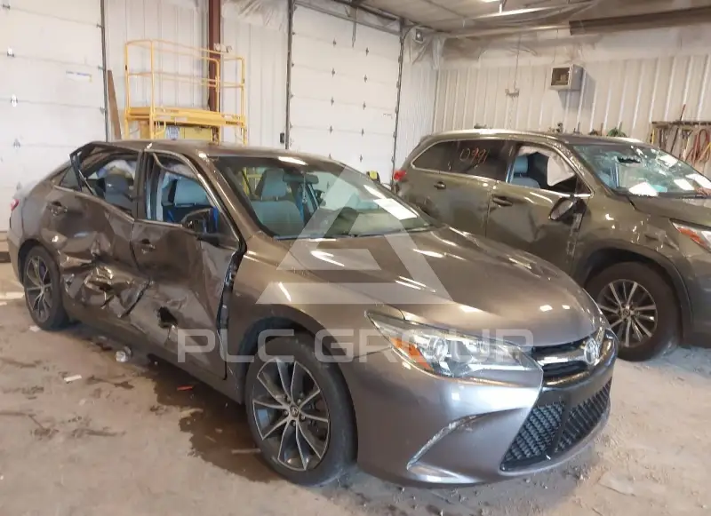 2015 Toyota CAMRY фото