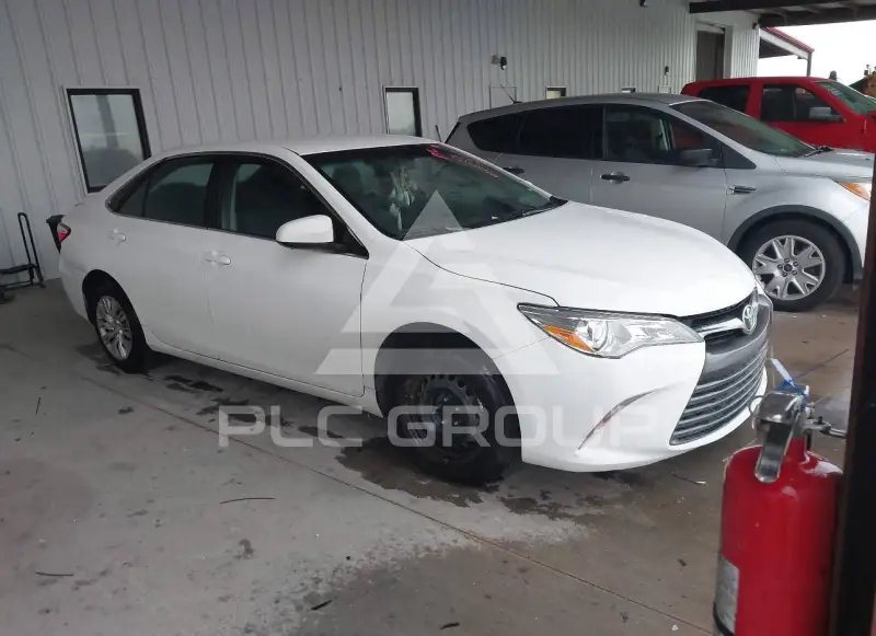 2015 Toyota CAMRY фото