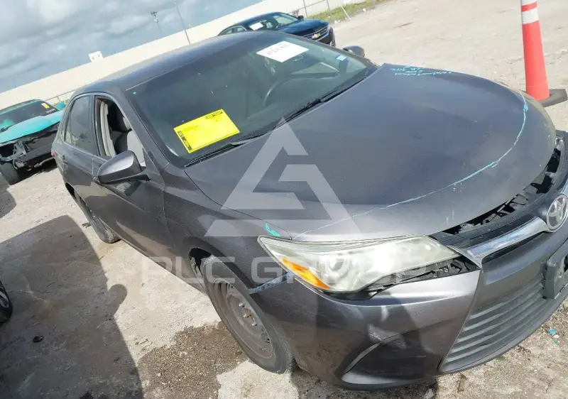 2015 Toyota CAMRY фото