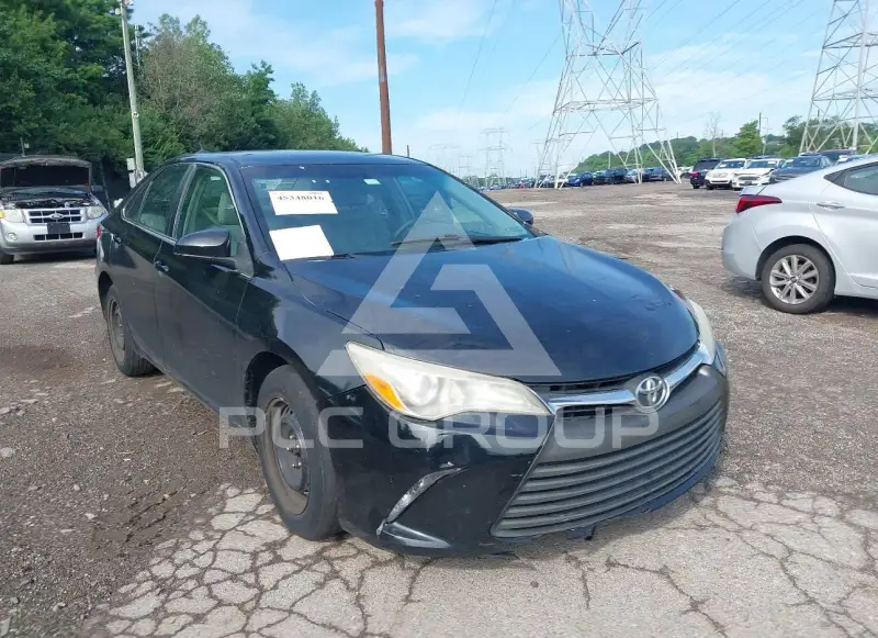 2015 Toyota CAMRY фото