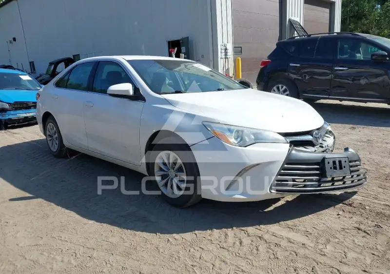 2015 Toyota CAMRY фото
