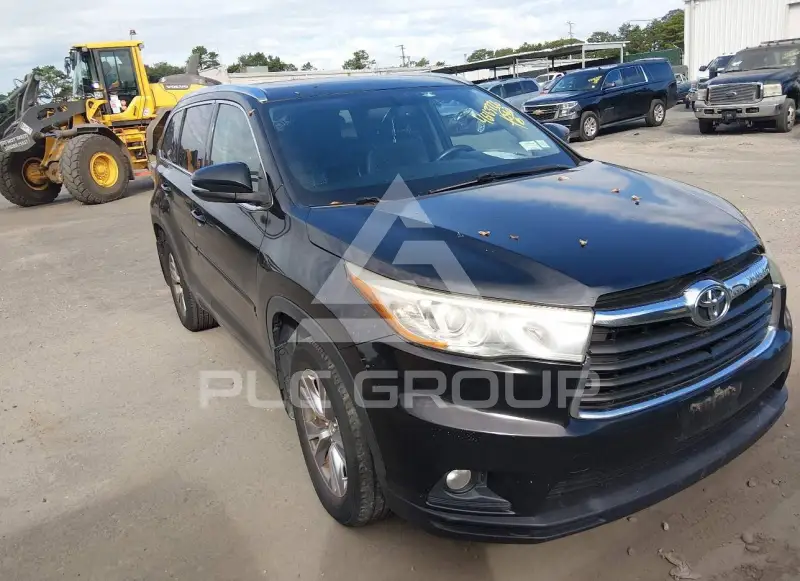 2015 Toyota Highlander photo