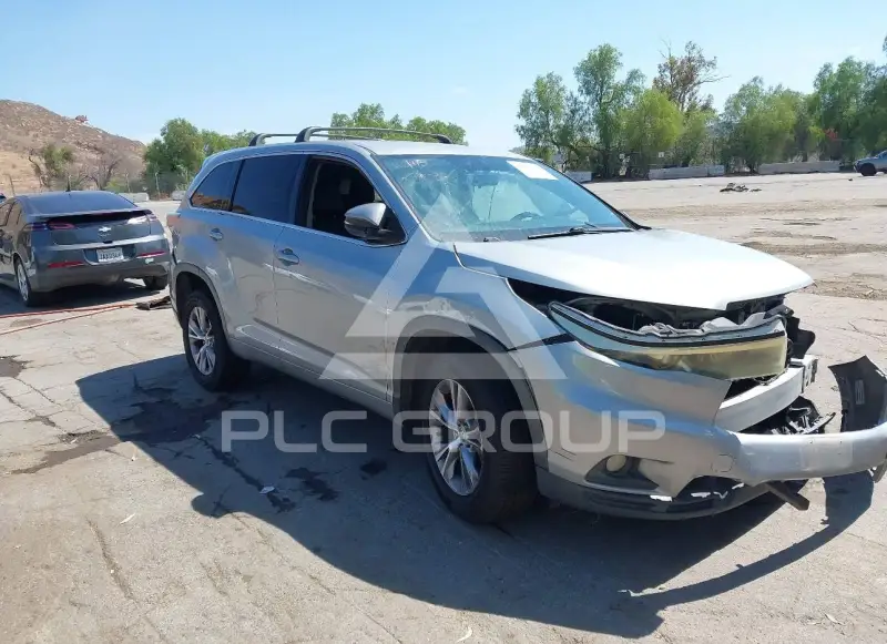 2015 Toyota Highlander photo