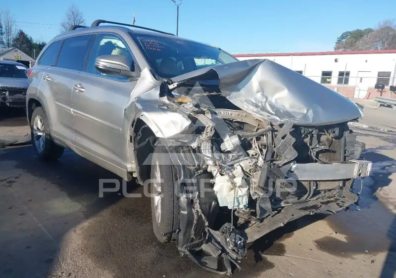 2015 Toyota Highlander photo