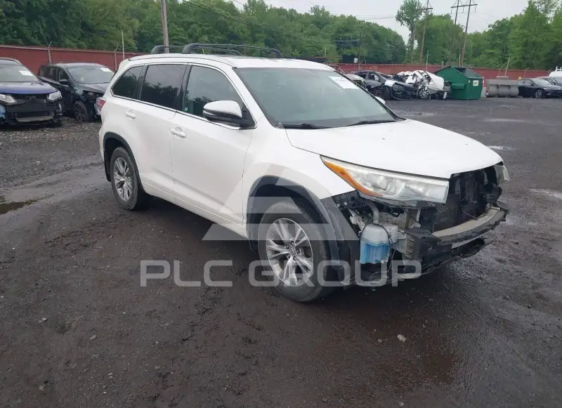 2015 Toyota Highlander фото