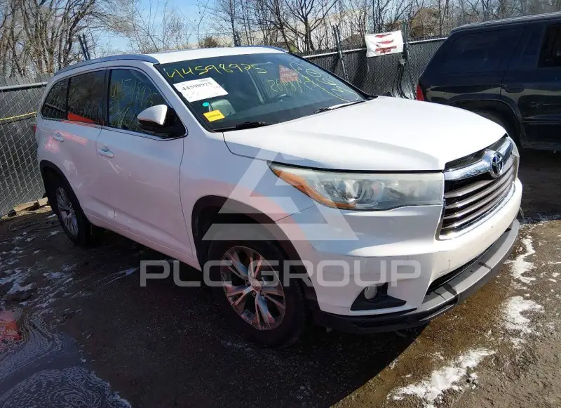 2015 Toyota Highlander photo