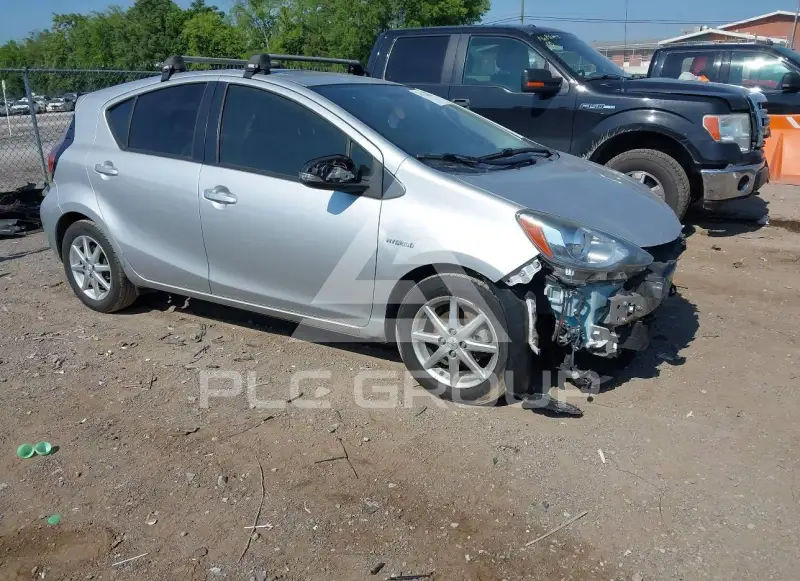 2015 Toyota PRIUS photo
