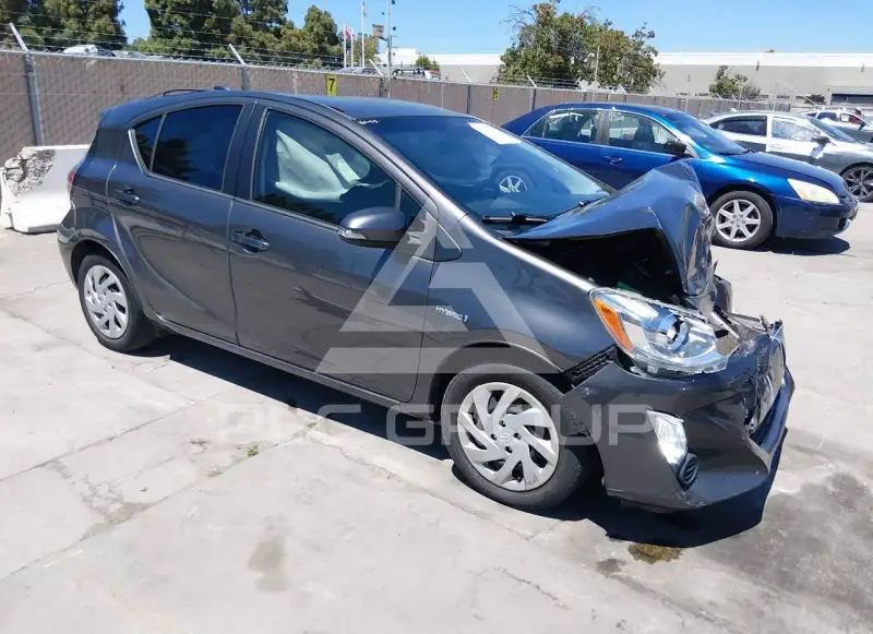 2015 Toyota PRIUS фото
