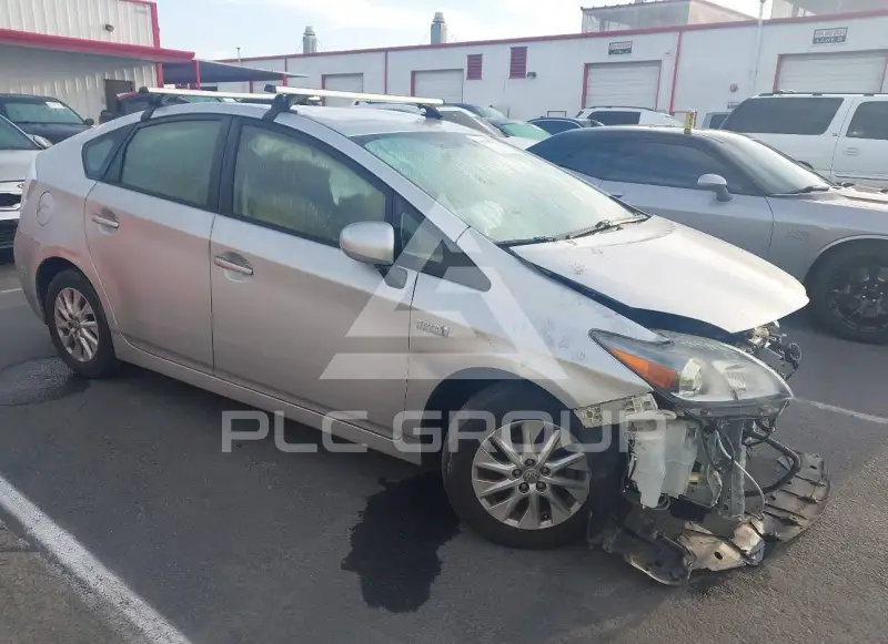 2015 Toyota PRIUS фото