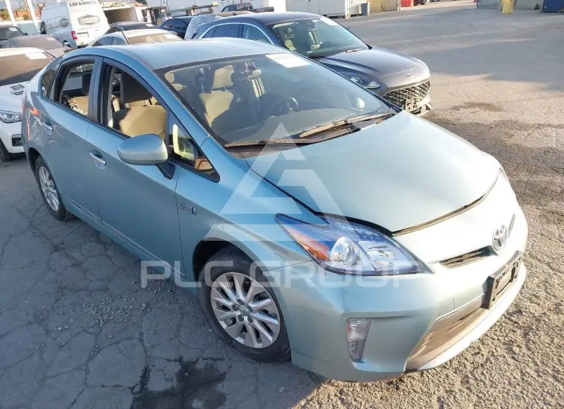 2015 Toyota PRIUS photo