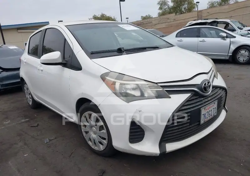2015 Toyota YARIS фото