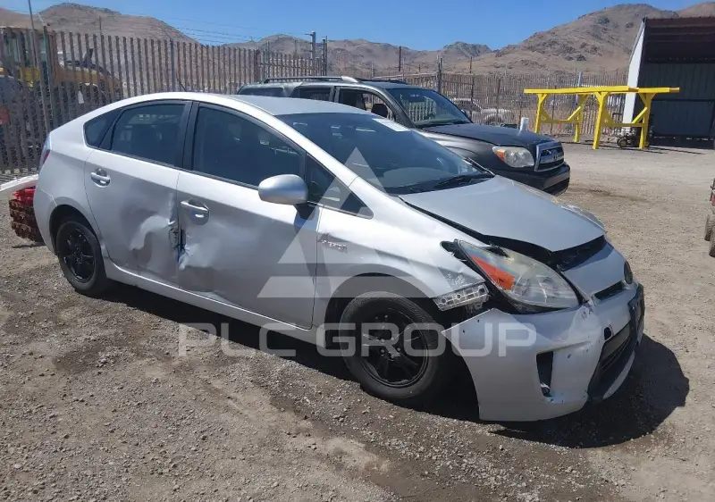 2015 Toyota PRIUS фото