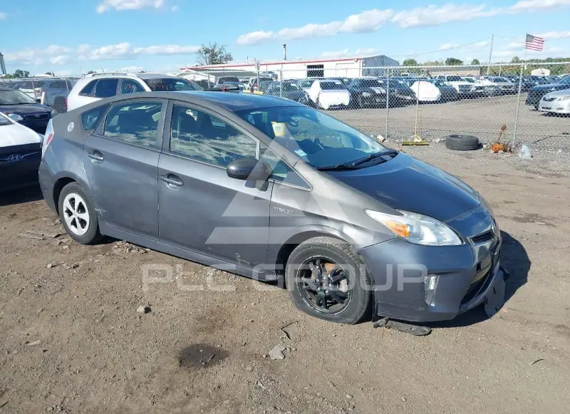 2015 Toyota PRIUS фото