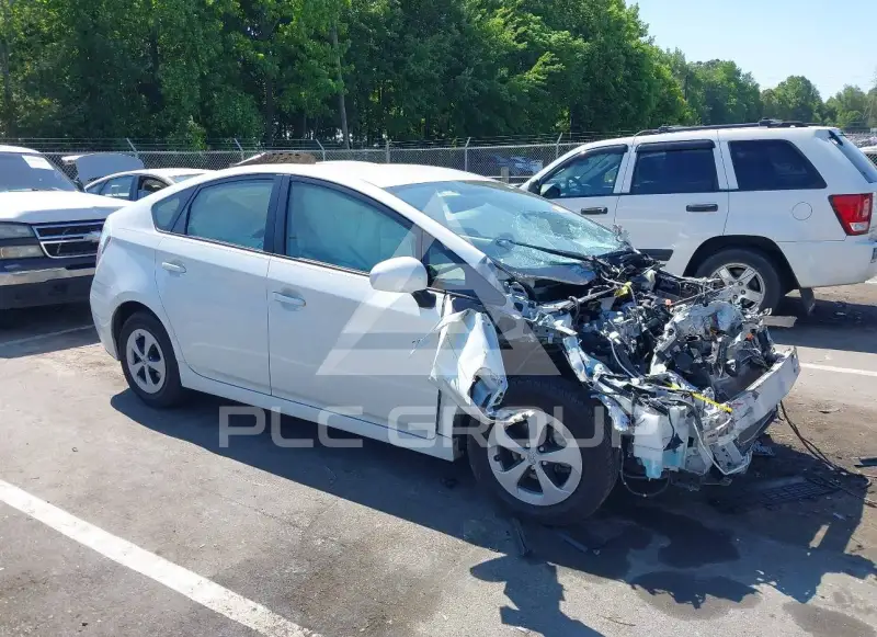 2015 Toyota PRIUS photo