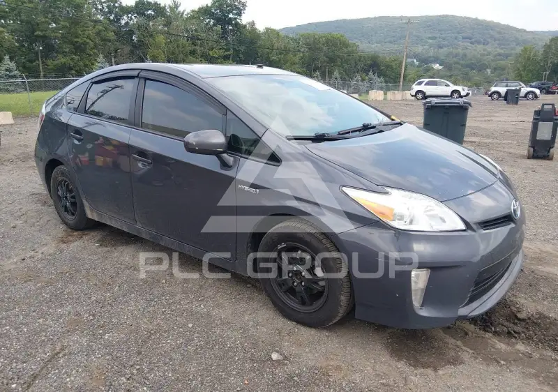 2015 Toyota PRIUS фото